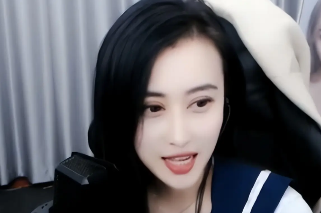 女主播吐槽做女主播惨过做Y，因为坐班8小时，如若下H定价5w！