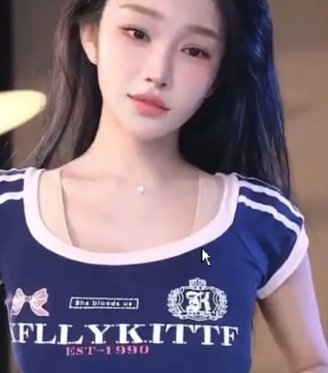 女主播求大哥借钱给自己刷礼物，因为房贷一个月4w快还不上了，引发网友热议~