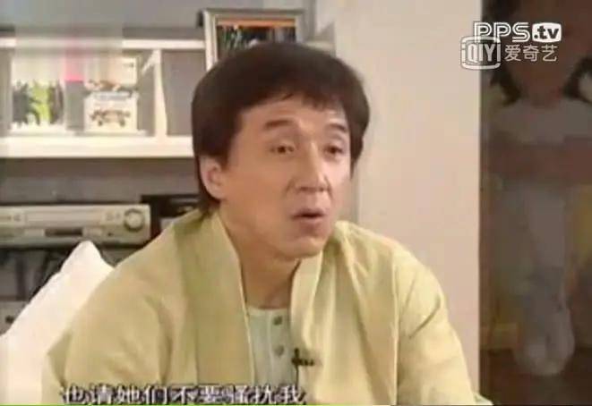 吴绮莉曝成龙拒认女内幕:无人要求亲子鉴定