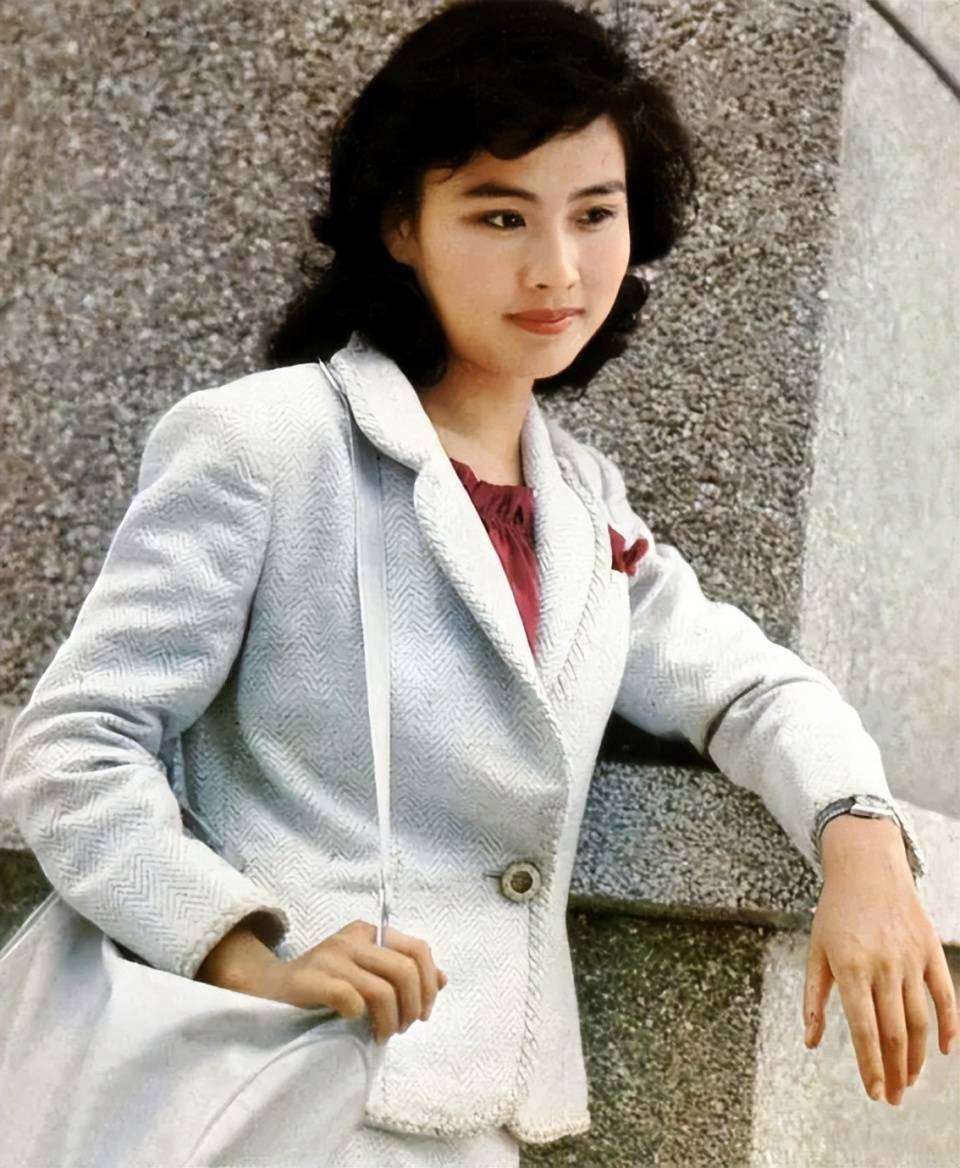 4位女星婚姻惨败内幕:出轨反咬与含恨而终