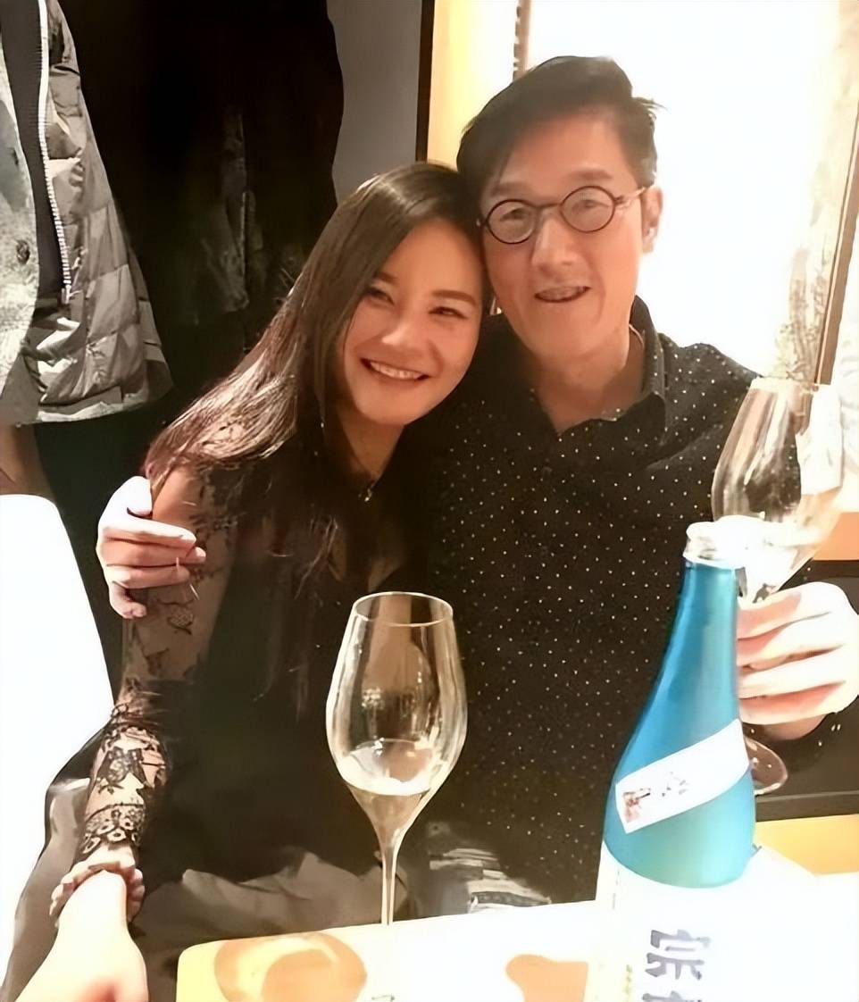 67岁港商出轨网红9年,5年生4胎原配竟不知情