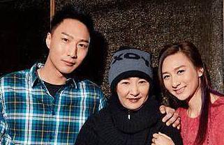 拼酒喝死古龙3次婚内出轨后来大陆娶娇妻今再偷吃小40岁嫩模