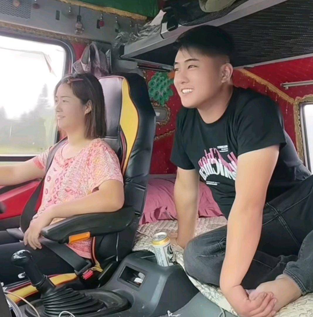 95后网红卡友啊蛋自曝因妻子婚变 小姨子失踪