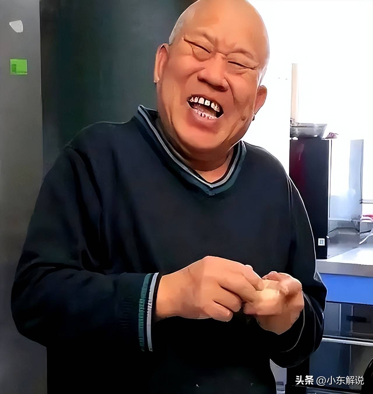 人前道貌岸然,人后贪财好色,老艺术家晚节不保
